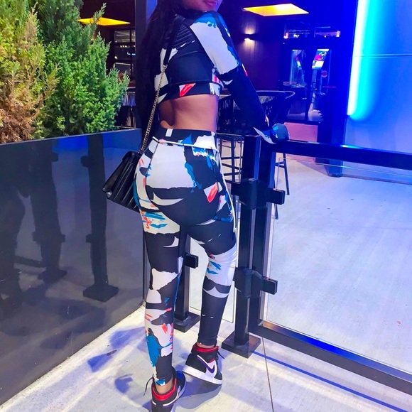 Cute 2 Piece Long Sleeve Athleisure Tracksuit Abstract Set - Picture 2 of 6